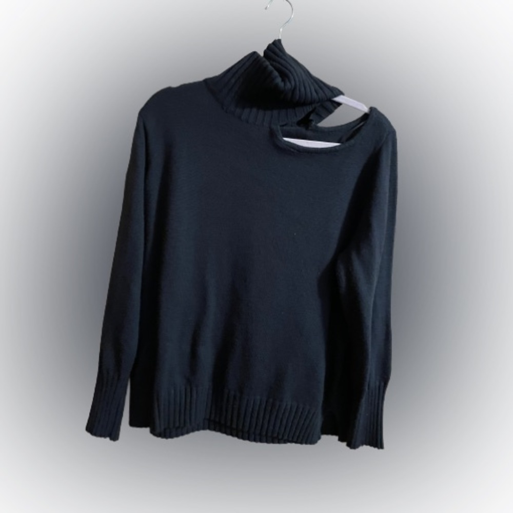 Vince Camuto, women’s black sweater, size large